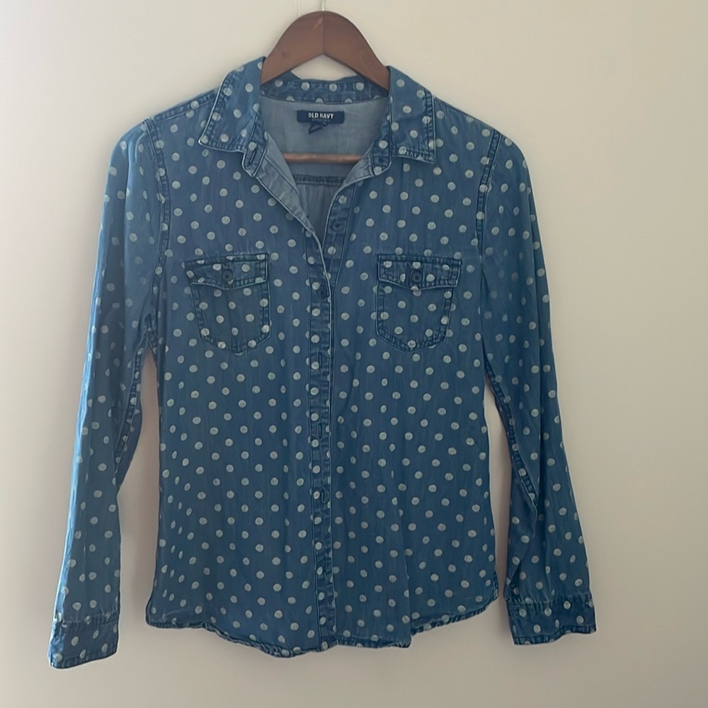 Old Navy polka dot button down